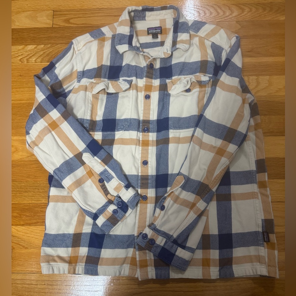 Patagonia Blue and Tan Plaid Flannel